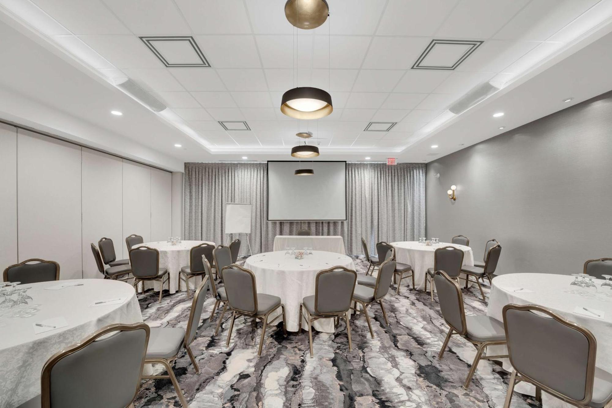 Hilton Garden Inn Toronto/Брамптън Екстериор снимка